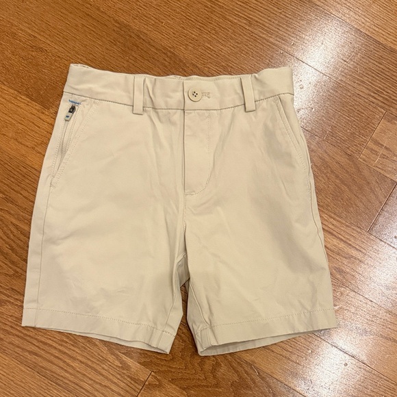 Vineyard Vines Other - Vineyard Vines Boys Performance  Khaki Shorts size 8